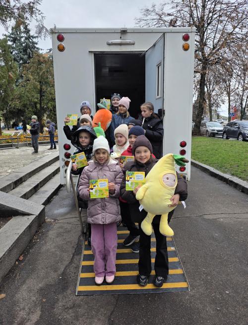 Бібліобус «Буксінь» від Благодійного фонду «Бібліотечна країна» завітав у Черкаси