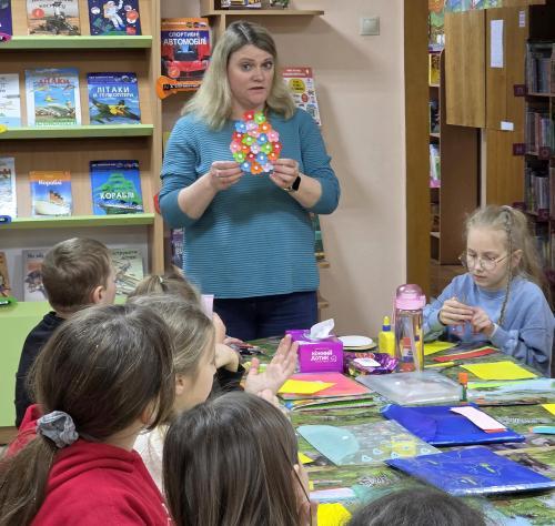 Години народознавства й майстер-класи організували до Великодня в книгозбірні